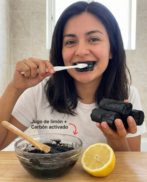 Mezcla de limón y carbón para cepillarse los dientes